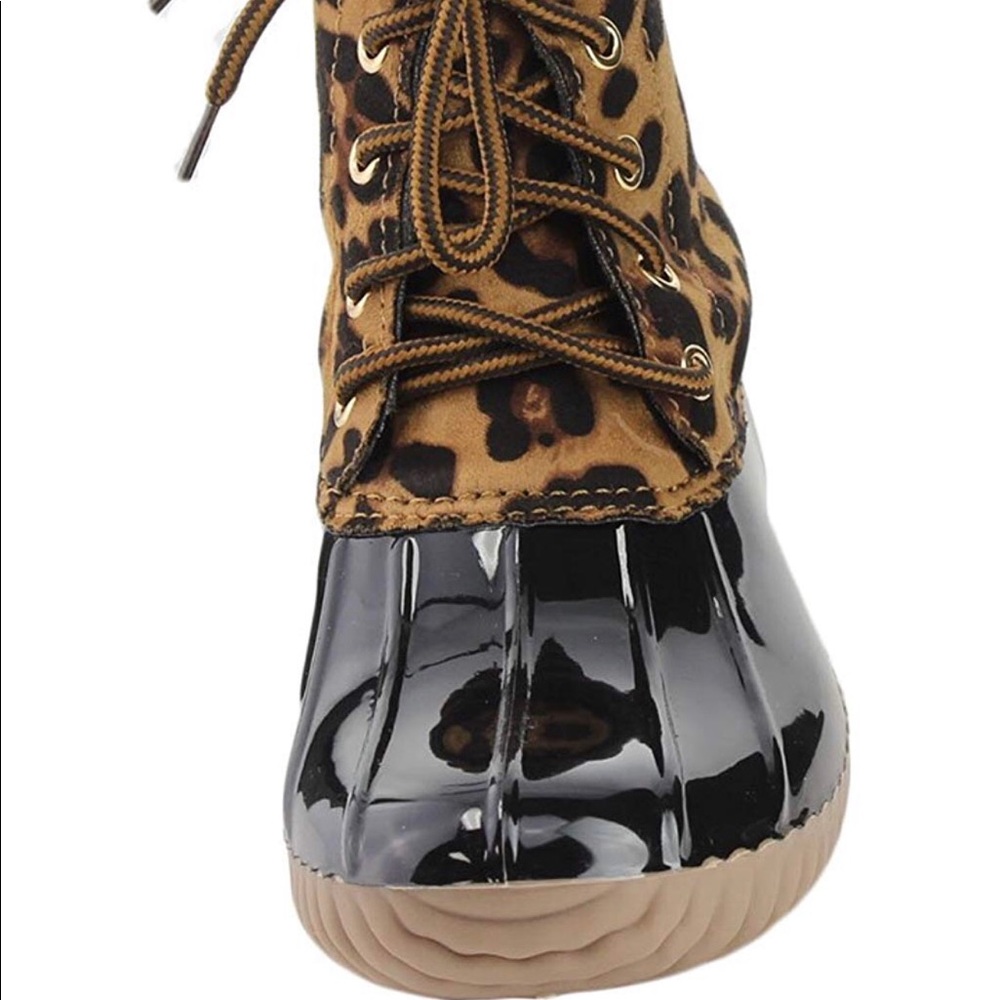 🎉HP🎉NEW DUCK BOOTS 🎊IN LEOPARD AND BLACK - Picture 5 of 8